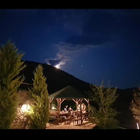 Sofra E Shpatit Otel 4*