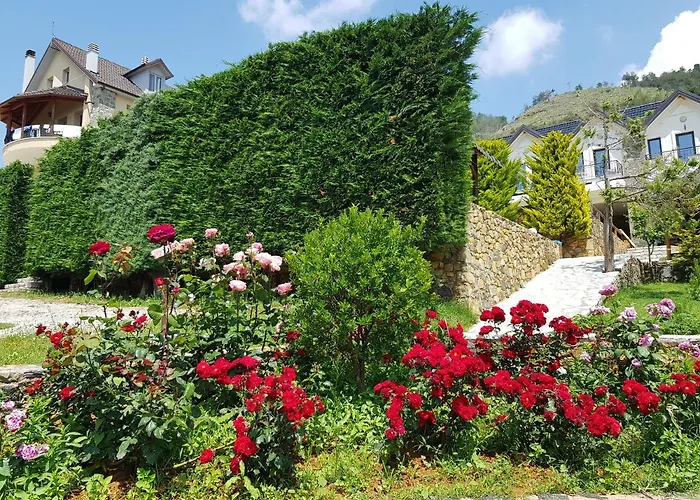 Hotel Sofra E Shpatit Gjinar