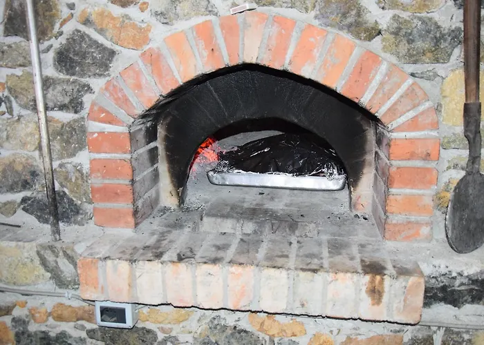 Sofra E Shpatit فندق 4*