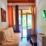 Sofra E Shpatit Hotel Gjinar