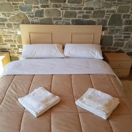 Hotel Sofra E Shpatit Gjinar