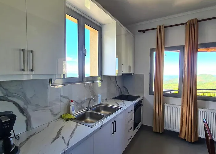 호텔 Sofra E Shpatit