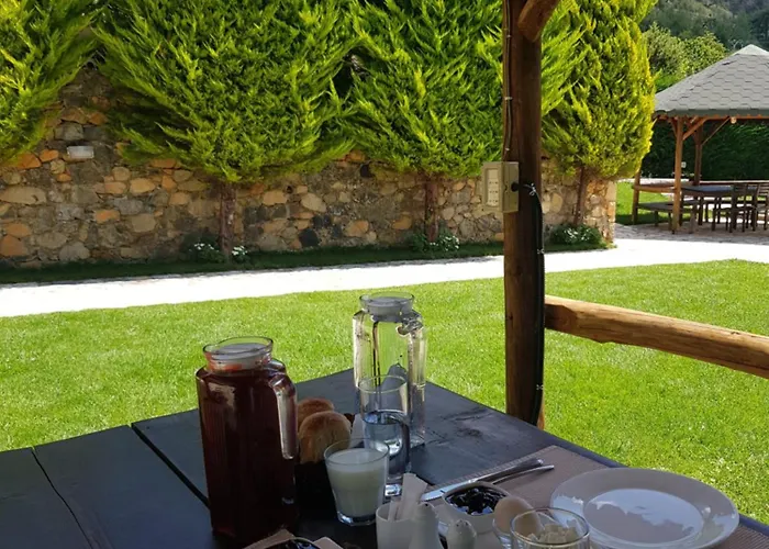 Hotel Sofra E Shpatit Gjinar